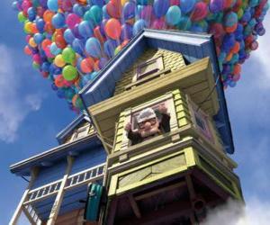 puzzel Carl Fredricksen zwaaien uit het raam van zijn huis vliegen