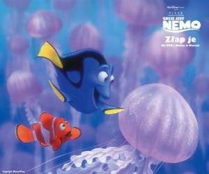 puzzel Dory en Nemo's vader, Marlin, zwemmen tussen de kwallen