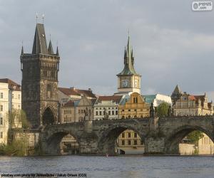 puzzel Karelsbrug over de rivier de Moldau, de Karluv Most in het Tsjechisch, de oudste brug in Praag, Tsjechië