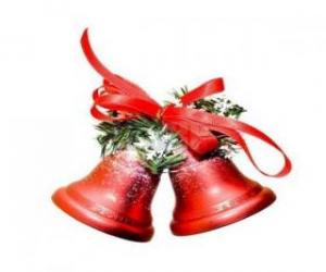 puzzel Kerst klokken met een grote boog en spar bladeren
