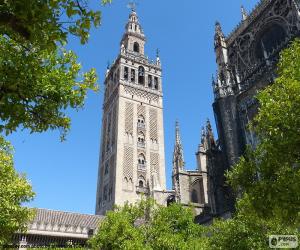 puzzel La Giralda, een voormalige minaret van de moskee van Sevilla Almohaden, nu de klokkentoren van de kathedraal van Sevilla
