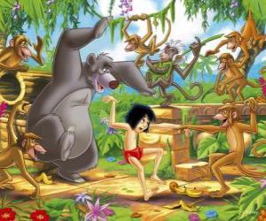 puzzel Mowgli dansen met zijn vriend, de beer Balooo