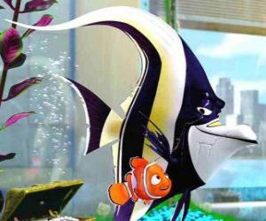 puzzel Nemo in een aquarium in het kantoor van een tandarts met zijn nieuwe vriendin Gill