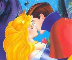 puzzel Prinses Aurora, in een diepe slaap als gevolg van de vloek van Maleficent, de boze fee, ontvangt de kus van ware liefde van prins Philip