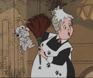 puzzel The Nanny reinigt een van de puppies die zijn bedekt met roet