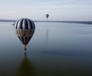 puzzel Ballon boven water