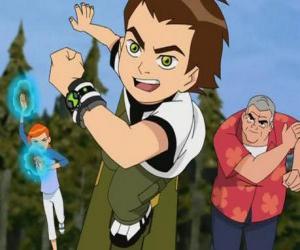 puzzel Ben 10 met de vreemdeling horloge Omnitrix op zijn pols naast zijn nichtje Gwen en hun grootvader Max