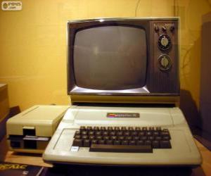 puzzel De Apple II was de eerste massaproductie microcomputer serie (1977)