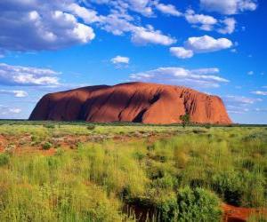 puzzel De enorme monoliet van Uluru National Park Uluru-Kata Tjuta, Australië.