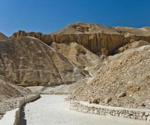 puzzel De Vallei der Koningen waar sommige graven voor de pharaons werden gebouwd. Necropolis van Thebe, in Luxor, Egypte