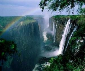 puzzel De Victoriavallen op de Zambezi rivier op de grens van Zambia en Zimbabwe