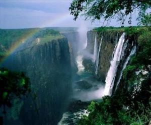 puzzel De Victoriavallen op de Zambezi rivier op de grens van Zambia en Zimbabwe