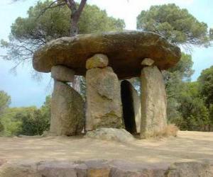 puzzel Dolmen, neolithische stenen gebouw in de vorm van grote stenen tafel