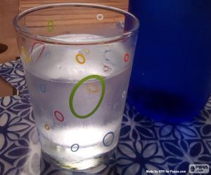 puzzel Glas koud water