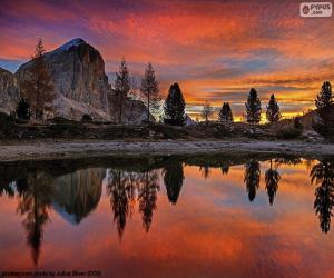 puzzel Het prachtige Lake Di Limides, Italië