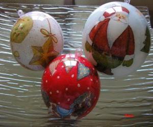 puzzel Kerstballen versierd