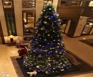 puzzel Kerstboom versierd met glinsterende ornamenten