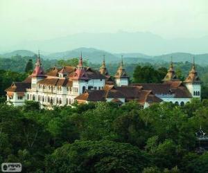 puzzel Kowdiar Palace, India