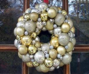 puzzel Kroon van Kerstmis, gemaakt met ballen