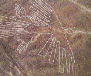 puzzel Luchtfoto van een van de figuren, een vogel, een deel van de Nazca-lijnen in de Nazca woestijn, Peru