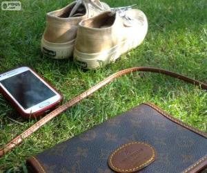 puzzel Mobile, tas en sneakers