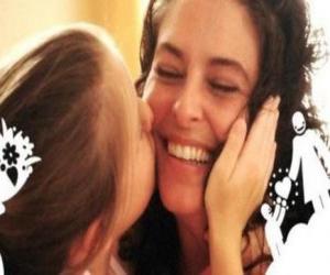 puzzel Mom of moeder kust haar dochter te ontvangen