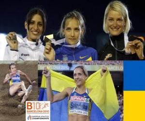 puzzel Olha Saladuha kampioen hinkstapspringen, Simona La Mantia, Svetlana Bolshakov (2e en 3e) van het Europees Kampioenschap Atletiek 2010 in Barcelona