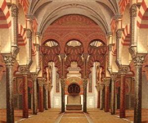 puzzel Oude moskee van Cordoba, de huidige kathedraal, marmeren zuilen en bogen met de heilige plaats, de mihrab