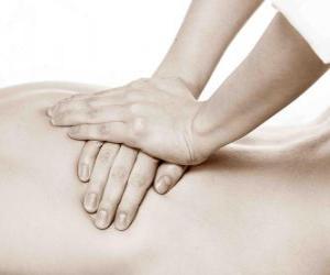 puzzel Patiënt die een therapeutische massage door een fysiotherapeut