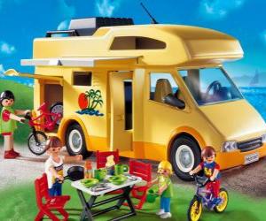 puzzel Playmobil camper, kampeerauto, kampeerwagen, mobilhome, zwerfwagen of motorhome