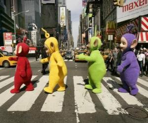 puzzel Po, Laa-Laa, Dipsy en Tinky Winky-kruising een straat