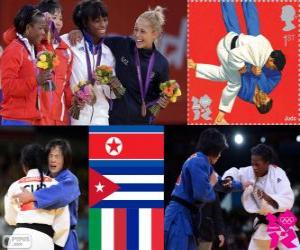 puzzel Podium Judo vrouwen - 52 kg, Kum Ae een (Noord Korea), Yanet Bermoy Acosta (Cuba), Rosalba Forciniti (Italië) en Priscilla Gneto (Frankrijk)