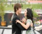 Troy Bolton (Zac Efron) dansen op Gabriella Montez (Vanessa Hudgens)