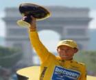 Lance Armstrong met een trofee