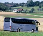 Passagiers bus in het landschap