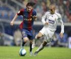 Leo Messi de bal schieten