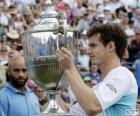 Andy Murray whit een trofee