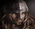 Viking gezicht met snor en baard en een helm