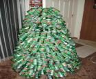 Kerstboom gemaakt van soda cans