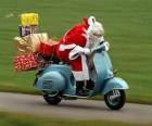 Santa op scooter