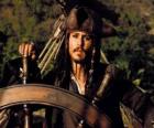 Piraat kapitein aan het roer van zijn boot