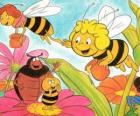 Maya vloog samen met de leraar Cassandra dragen een pot honing elk, terwijl wili hun vrienden en Kurt begroeten