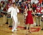 Gabriella Montez (Vanessa Hudgens) Troy Bolton (Zac Efron) zingen en dansen