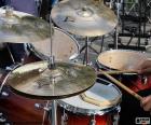 Een drumstel is een verzameling van drums en andere percussie-instrumenten