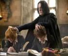 Professor Severus Snape, door het bestuderen en Harry Potter Ron Wemel