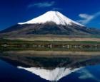 Fuji Yama vulkaan is de hoogste berg in het land met 3776 meter Japan