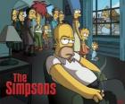 Homer Simpson op de bank, terwijl de anderen gerookte peinzend naar hem te kijken