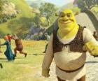 Shrek wandelen door de stad en de mensen loopt