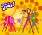 Superspy team van Totally Spies. Sam, Clover en Alex met hun spion past