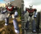 Mazinger Z, in twee beelden in het veld en de andere in de stad